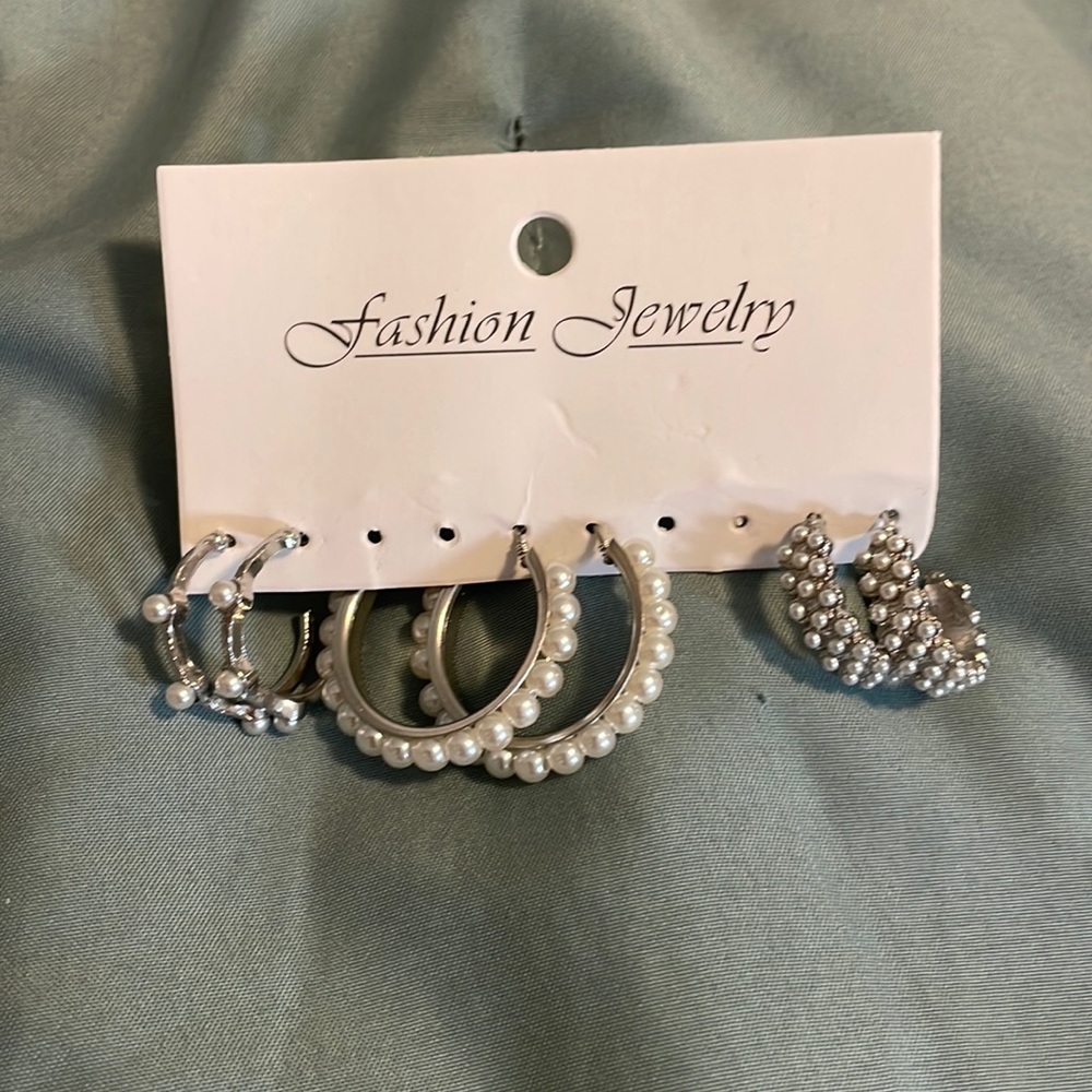 Fashion Jewelry Pearl Hoop Set